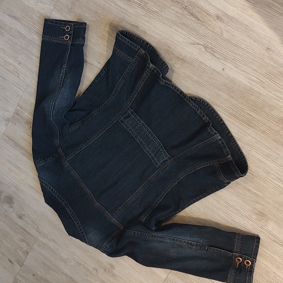Denim Jacket with Decorative Pockets 3/4" Sleeves. Size 14/16 - Picture 3 of 9